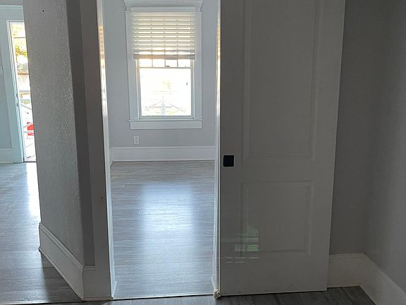 5th image of 203 N. Oleander Ave