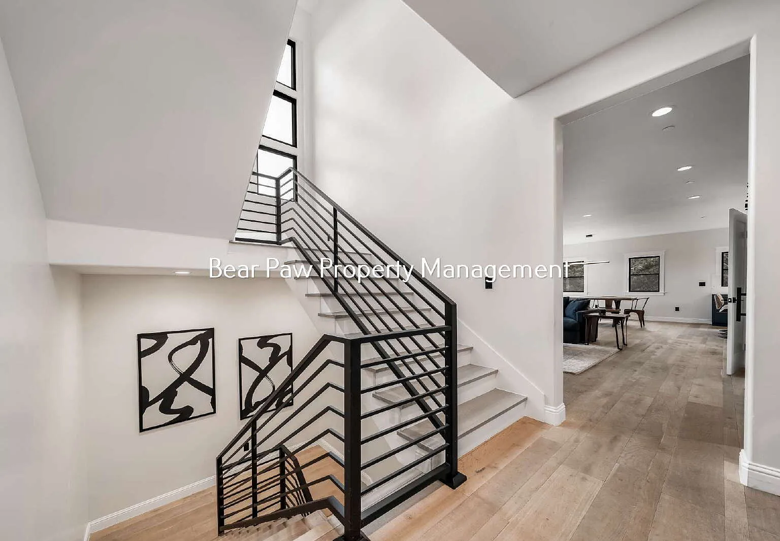 5 bed, 4.5 bath, 4200 sqft, $6,000 — Photo 4