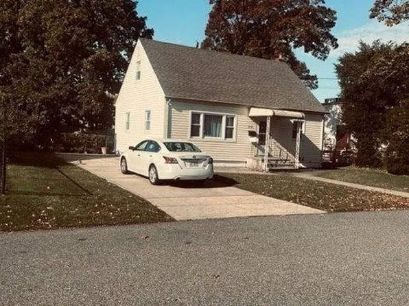 236 W 14th Street, Deer Park, NY 11729