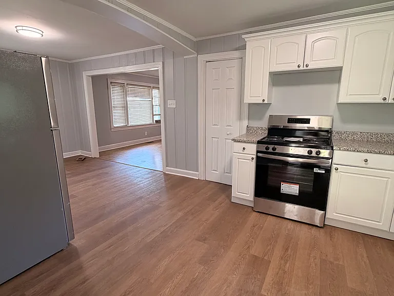 344 Groh St — Photo 10