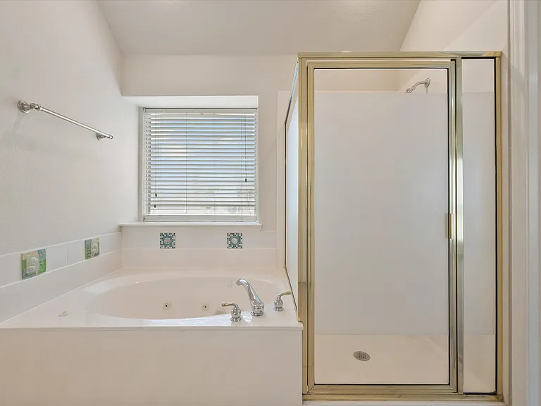 6103 Sea Island Trl — Photo 20