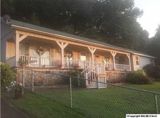 4411 Tawannah Cir E, Hokes Bluff, AL 35903