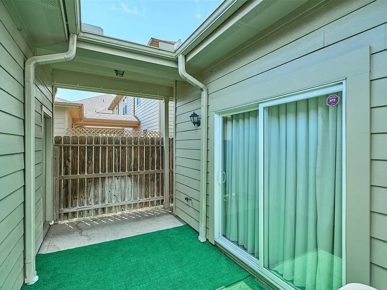 2726 Misty Heath Ln — Photo 30