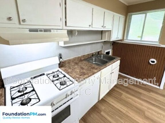 4th image of 3550 Pueblo Ave