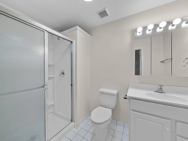 10-12 Chestnut St #304A — Photo 33