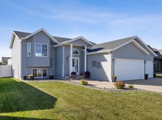4534 Westport Pkwy, West Fargo, ND 58078