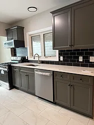 183 1/2 Lexington Avenue