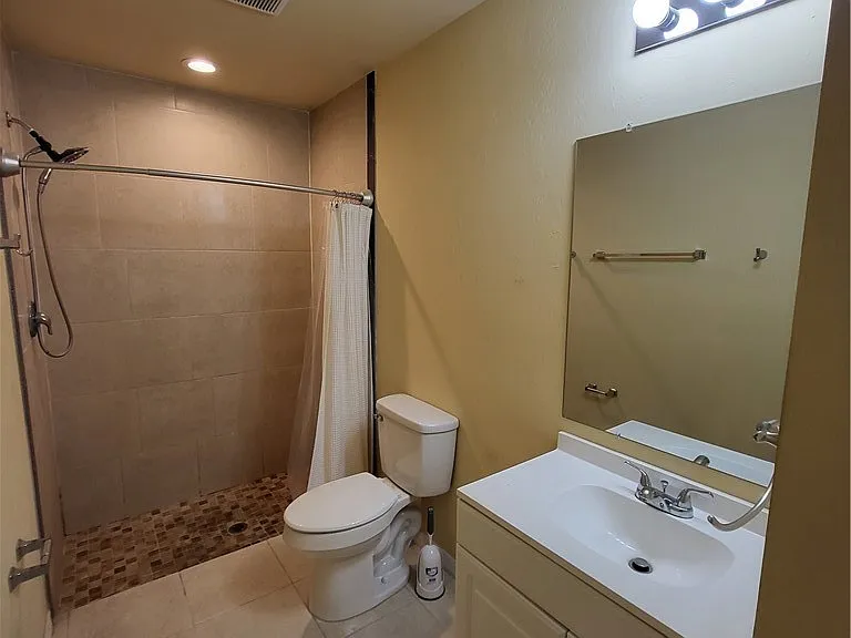 4525 SW 8th Pl — Photo 6