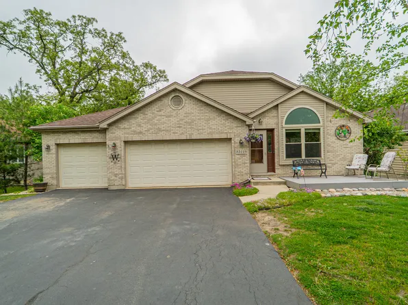 3511 S State St, Crete, IL 60417