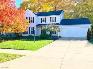 3018 Crown Pointe Dr, Stow, OH 44224