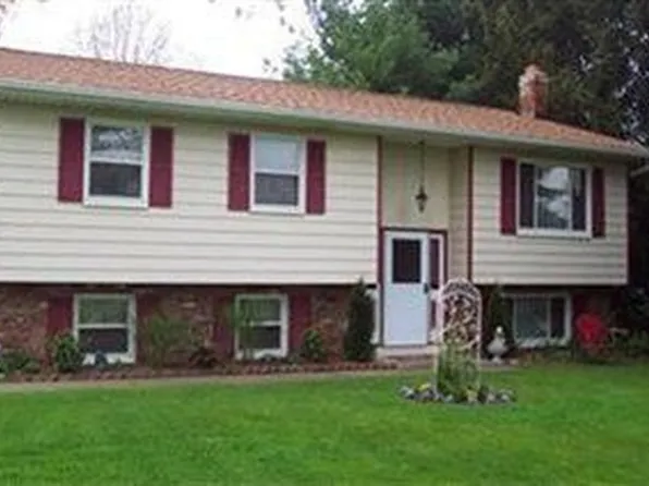 9185 Infirmary Rd, Ravenna, OH 44266