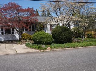 67 Hale St, Brentwood, NY 11717
