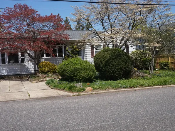 67 Hale Street, Brentwood, NY 11717