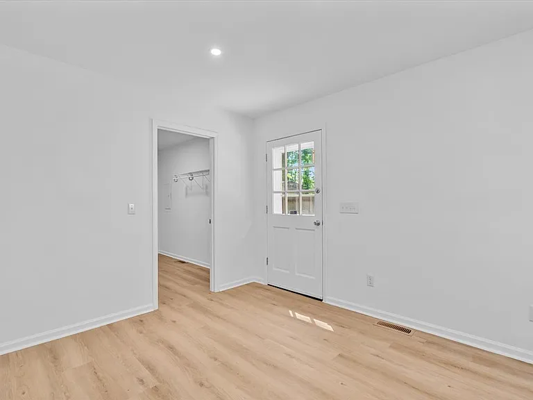 120 Arcaro Dr — Photo 5