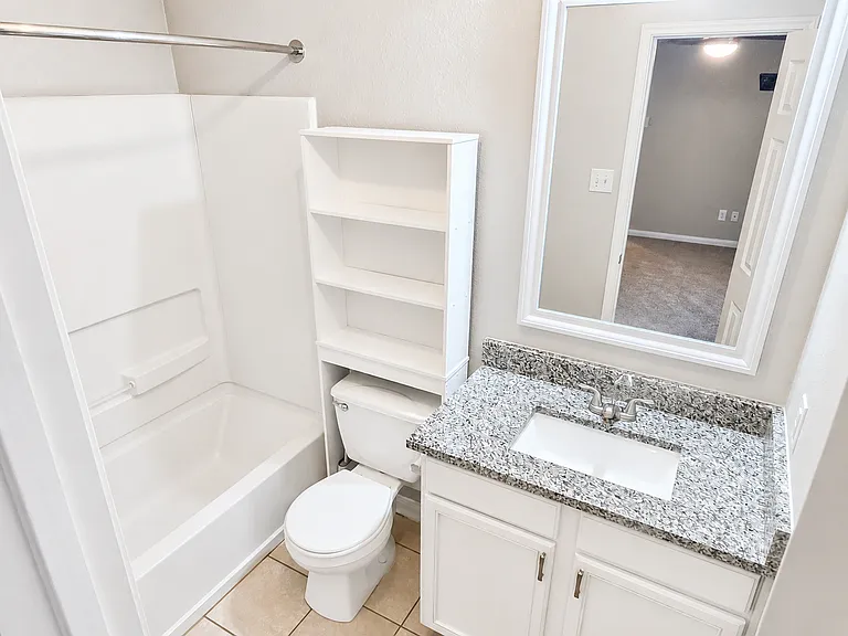 110 Outfitters Ct — Photo 9