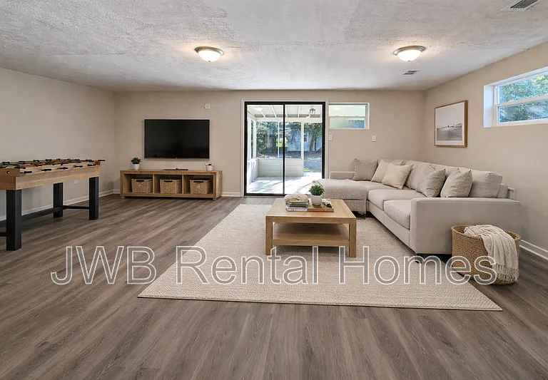 2462 Quail Ave — Photo 8