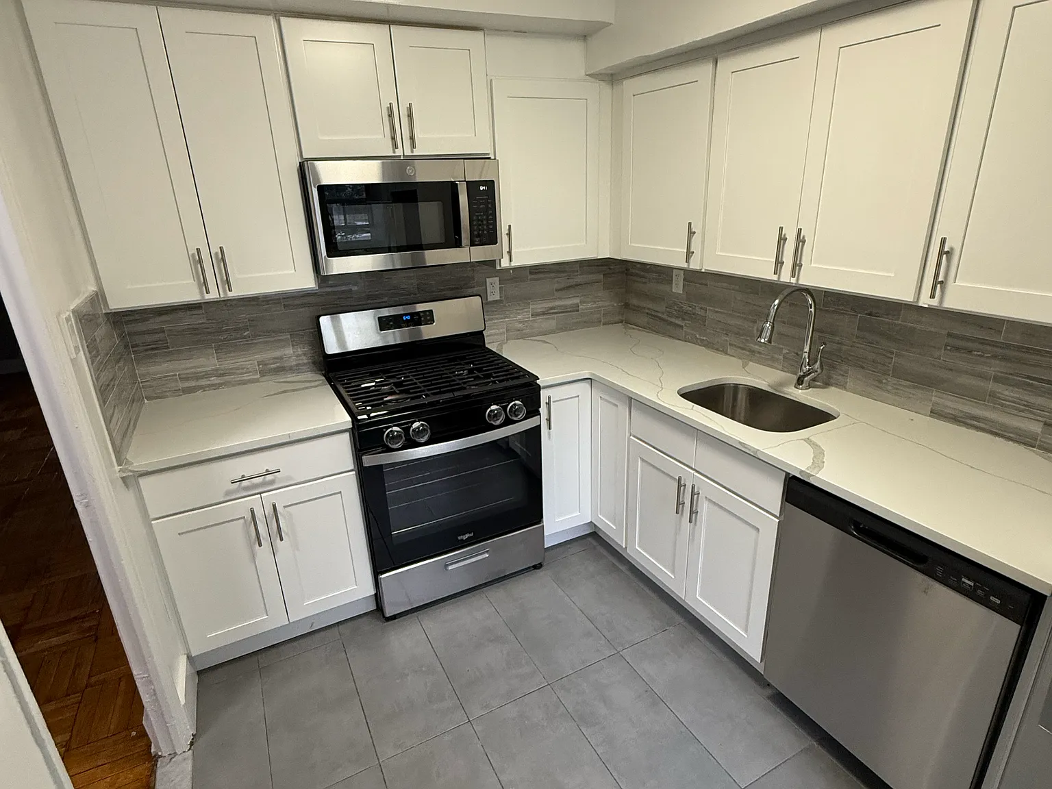 194th St, Fresh Meadows — Photo 3