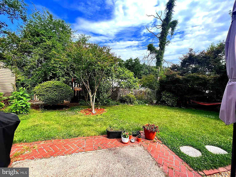 9110 Drake Pl — Photo 4