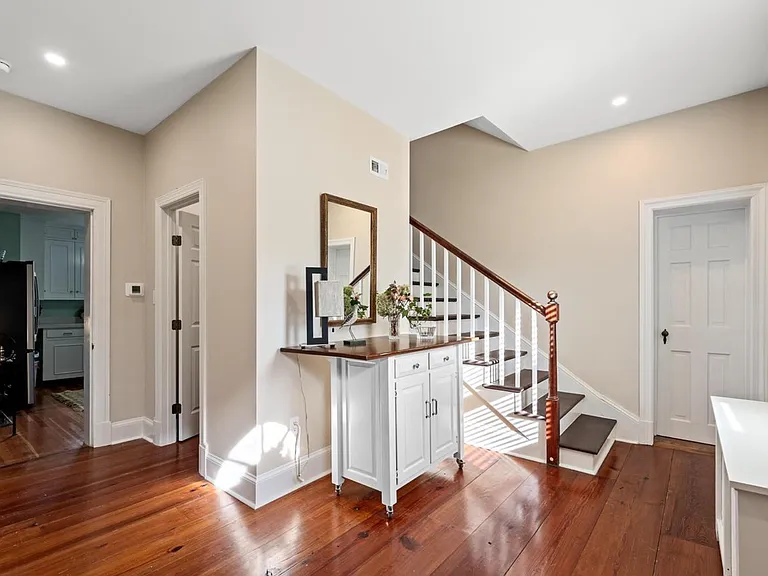 6 E Cecil St — Photo 15