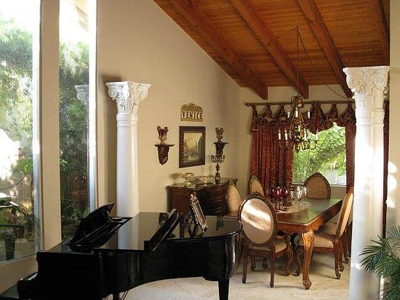 Formal dining makes memories!