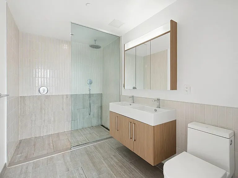415 Red Hook Ln #12D — Photo 8