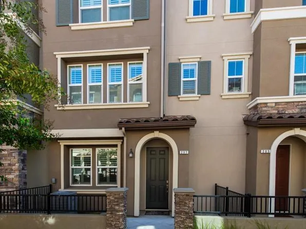 207 Fanuncio Ln, Hayward, CA 94544