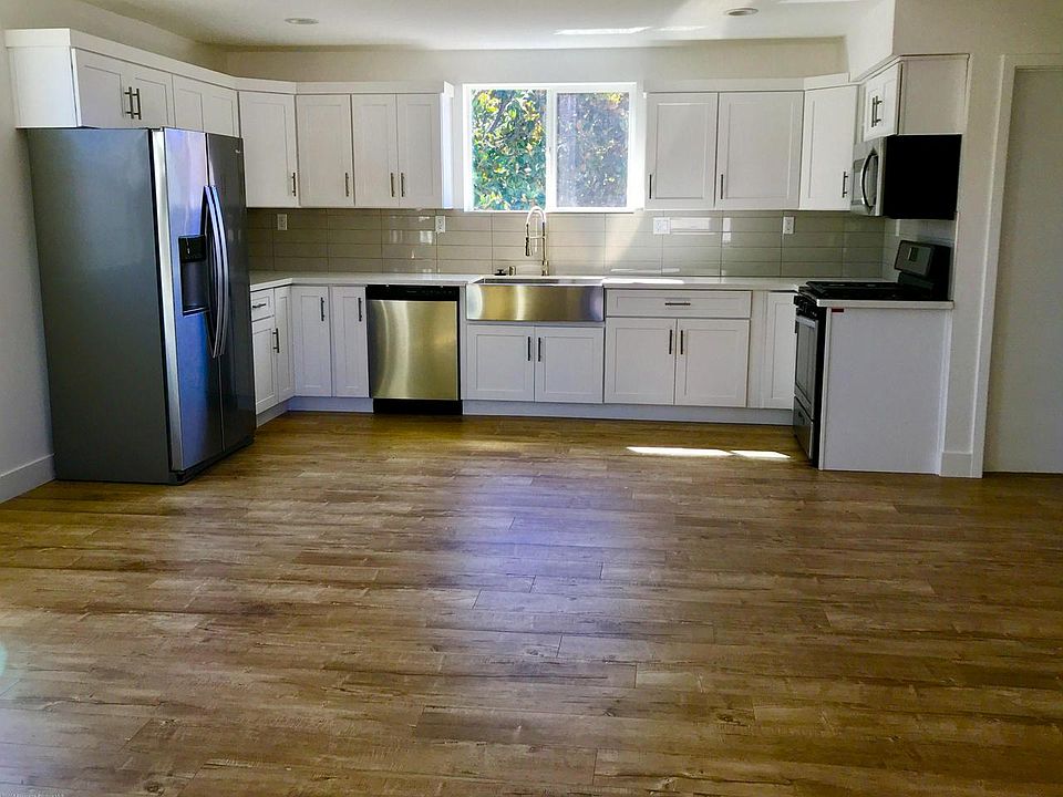 2nd image of 10925 Hesby St