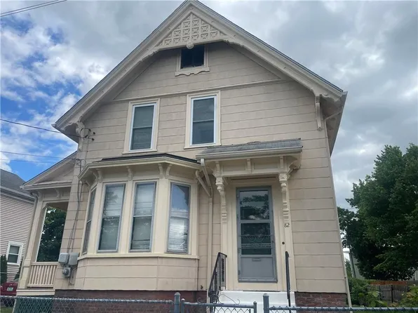82 Jefferson Ave, Pawtucket, RI 02860