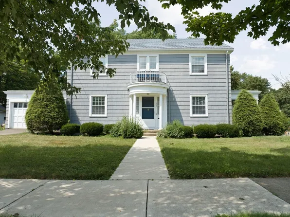 307 Wheeler Pl, Endicott, NY 13760