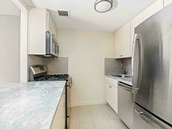 4th image of 303 W 146th St #3F