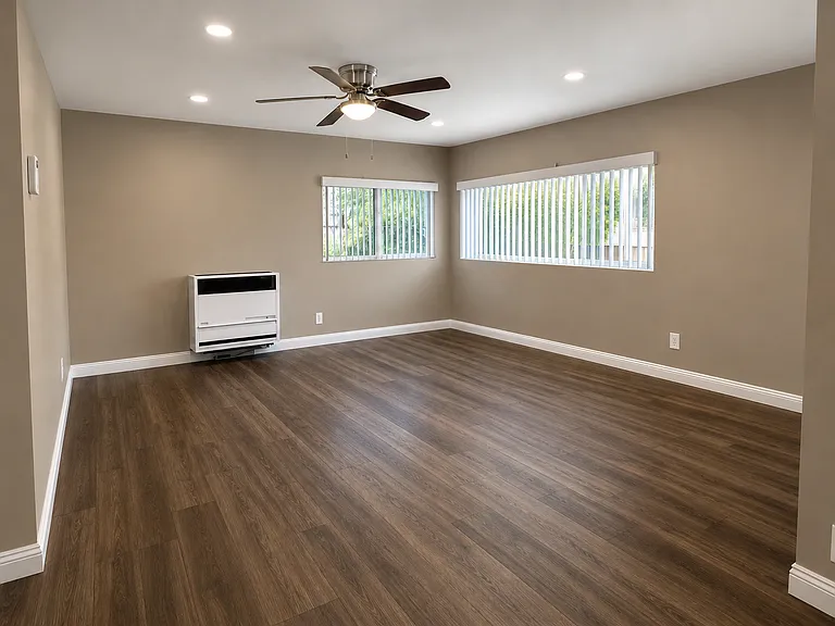 1470 Murchison St — Photo 1
