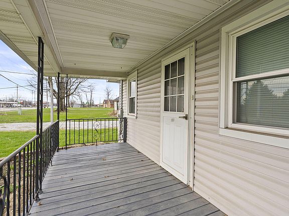 2nd image of 3821 Alum Creek Dr