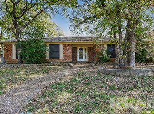 2819 Hedgeway Dr, Arlington, TX 76016