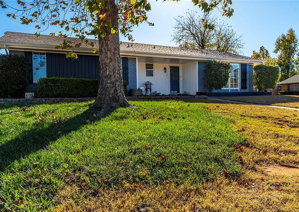 1st image of 628 Saint James Pl