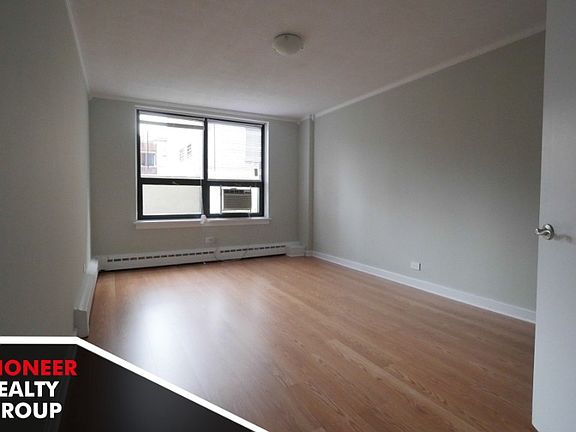5th image of 445 W Wellington Ave #W44502c