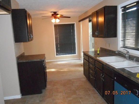 4th image of 4 Glenview Dr