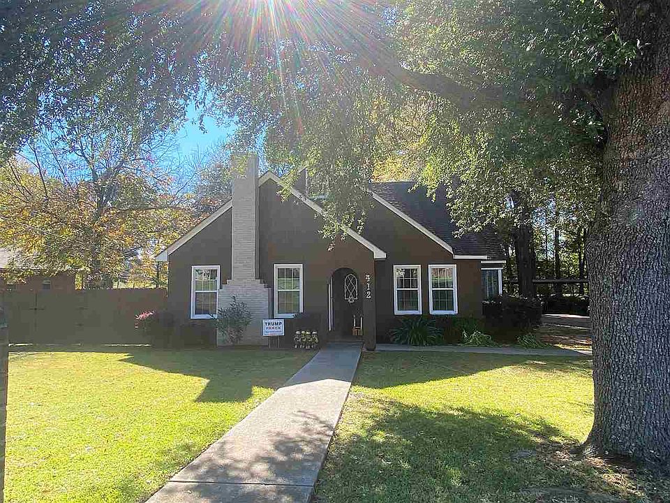 1st image of 412 E 41st St