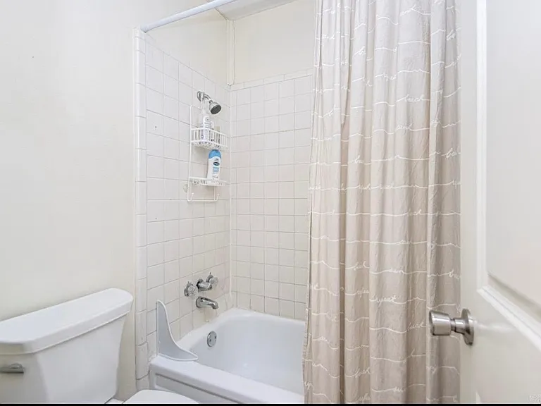 2201 S Fox Trl — Photo 16