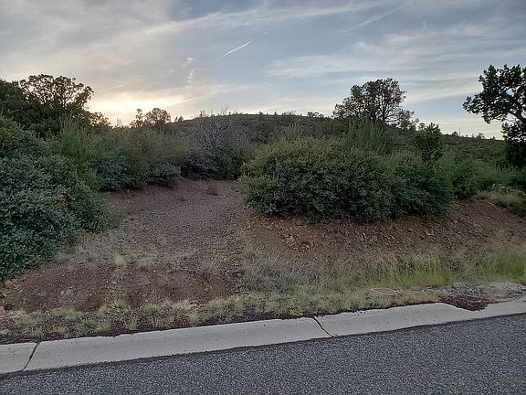3rd image of 677 W Lee Blvd