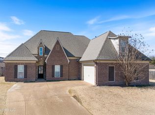 3033 Raspberry Red Cv, Southaven, MS 38672