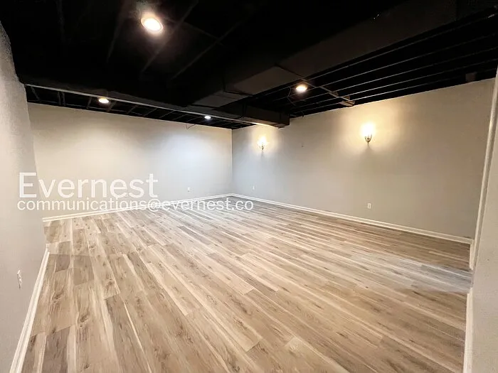 5328 Balboa Ave — Photo 9