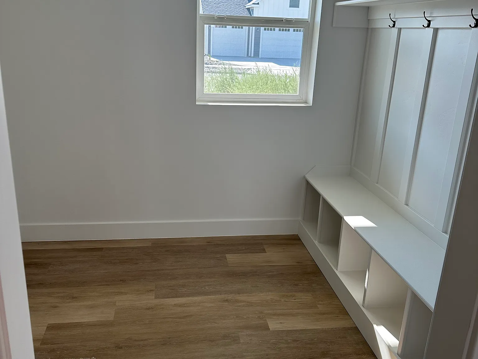 4 bed, 2.5 bath, 2140 sqft, $2,500 — Photo 2