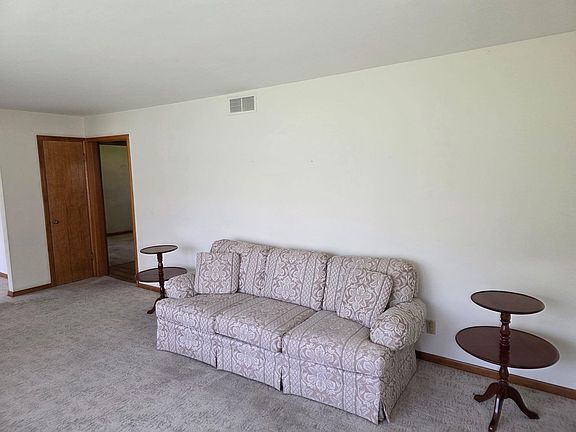 3rd image of 824 High St