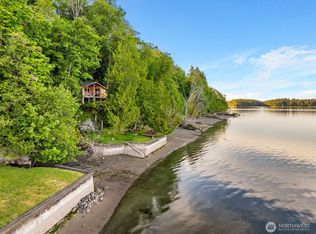 9524 Maple Beach Ln NW, Olympia, WA 98502