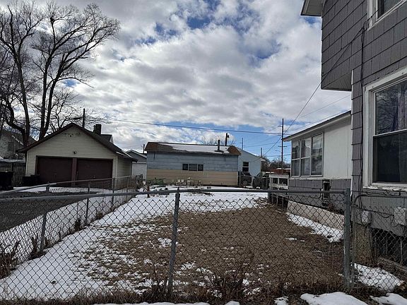 4th image of 1052 8th Street