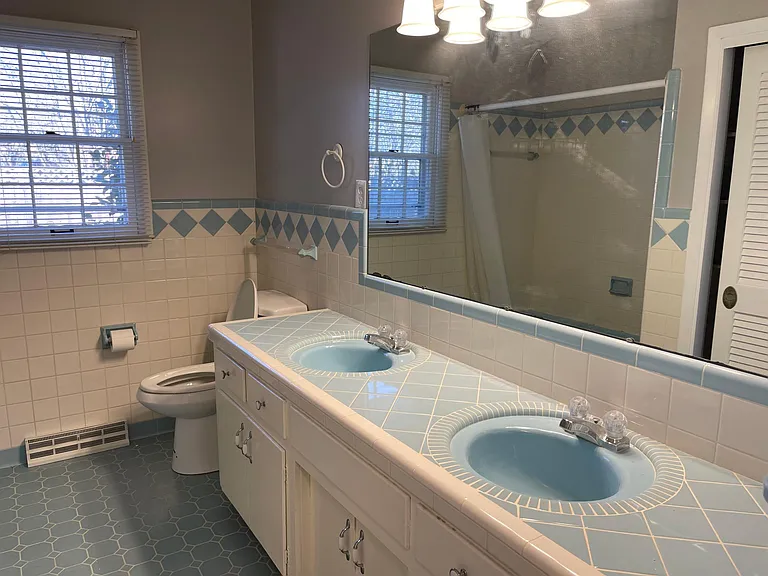 926 Terry St — Photo 10