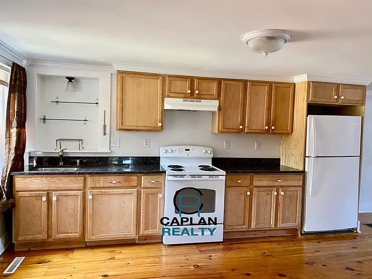 42 Warren St #O1 — Photo 4