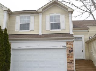 1865 Misty Ridge Ln, Aurora, IL 60503