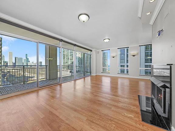 2nd image of 1250 S Michigan Ave APT 2303