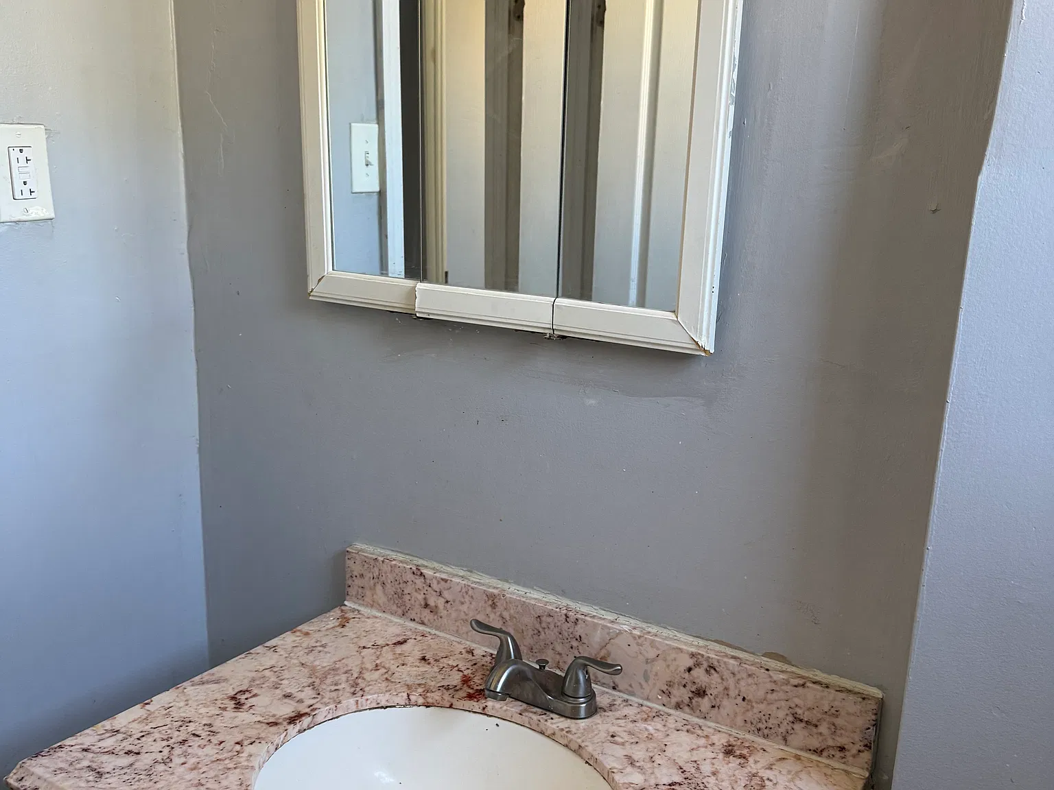 3 bed, 1200 sqft, $1,500 — Photo 3